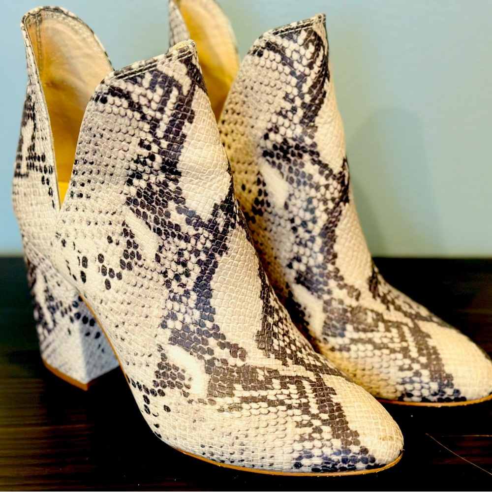 Steve Madden Boots 7.5